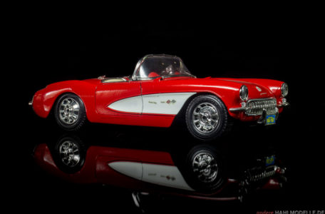 Chevrolet Corvette C1 | Roadster | Bburago | 1:18 | www.andere.hahlmodelle.de