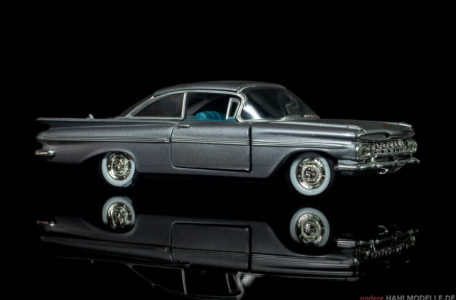 Chevrolet Impala two-door Sedan | Limousine | Road Champs | 1:43 | www.andere.hahlmodelle.de