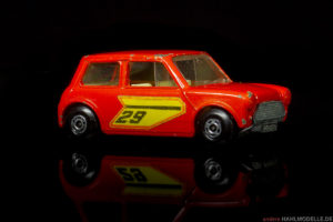 BMC Mini | Kleinwagen | Lesney Products & Co. Ltd. | Matchbox Superfast Racing Mini | www.andere.hahlmodelle.de