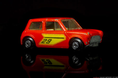BMC Mini | Kleinwagen | Lesney Products & Co. Ltd. | Matchbox Superfast Racing Mini | www.andere.hahlmodelle.de