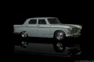 Peugeot 404 | Limousine | Ixo | 1:43 | www.andere.hahlmodelle.de