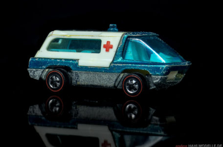 „Ambulance“ | Krankenwagen | Mattel Inc. Hong Kong | Hot Wheels | The Heavyweights | 1:64 | www.andere.hahlmodelle.de