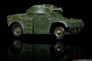 Automitrailleuse légère (AML) | Panzerwagen | Dinky Toys Meccano (France) | 1:52 | www.andere.hahlmodelle.de