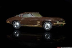 Chevrolet Corvette C2 „Sting Ray“ | Coupé | Mettoy Playcraft Ltd. | 1:43 | www.andere.hahlmodelle.de