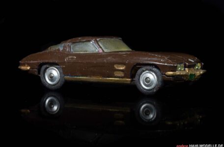 Chevrolet Corvette C2 „Sting Ray“ | Coupé | Mettoy Playcraft Ltd. | 1:43 | www.andere.hahlmodelle.de